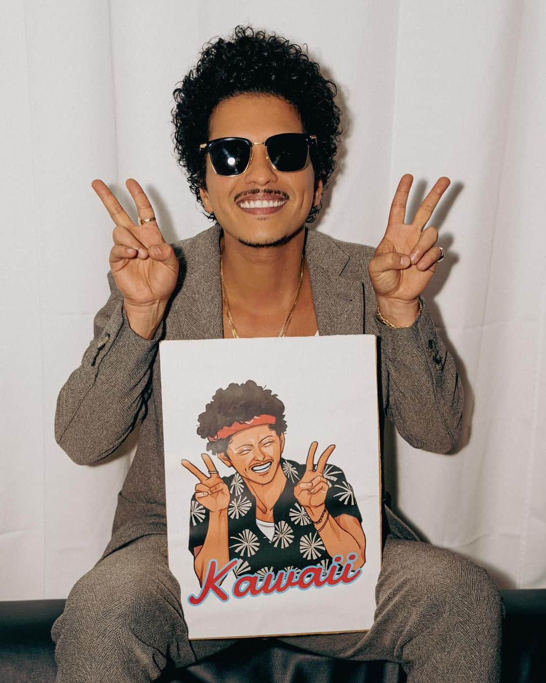 ブルーノ・マーズさんのインスタグラム写真 - (ブルーノ・マーズInstagram)「lil kawaii king 👑 🇯🇵」10月31日 12時24分 - brunomars