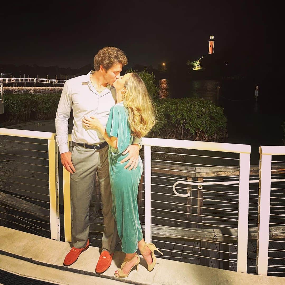 ローレン・マイコラスのインスタグラム：「Nov 1st eight years married… @magic_mikolas39 you are the man of my dreams. I am extremely grateful for the blessed life we share together. 🤍」
