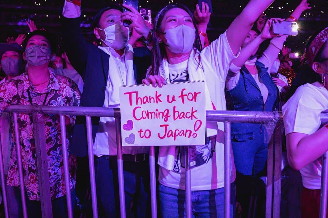 ブルーノ・マーズさんのインスタグラム写真 - (ブルーノ・マーズInstagram)「Thank you Japan for everything!!! I love you ♥️ 🇯🇵🫰」10月31日 12時47分 - brunomars
