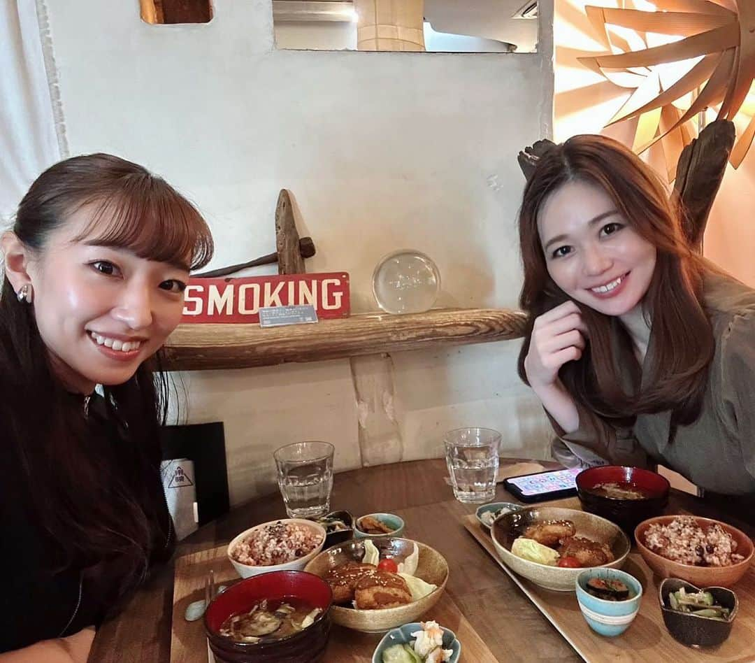 築山可奈さんのインスタグラム写真 - (築山可奈Instagram)「. 腸活定食✨ 代官山でまいみんとランチ🍽💕  健康的なお食事で大満足💜  #腸活 #オーガニック #酵素玄米 #有機野菜 #代官山ランチ #ボンベイバザー #bombaybazar #アナウンサー」10月31日 15時23分 - kana.tsukiyama