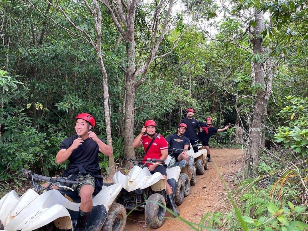 中嶋大希さんのインスタグラム写真 - (中嶋大希Instagram)「team building バギー👌  #沖縄キャンプ #国頭村 #コベルコ神戸スティーラーズ」10月31日 15時44分 - ____daiki