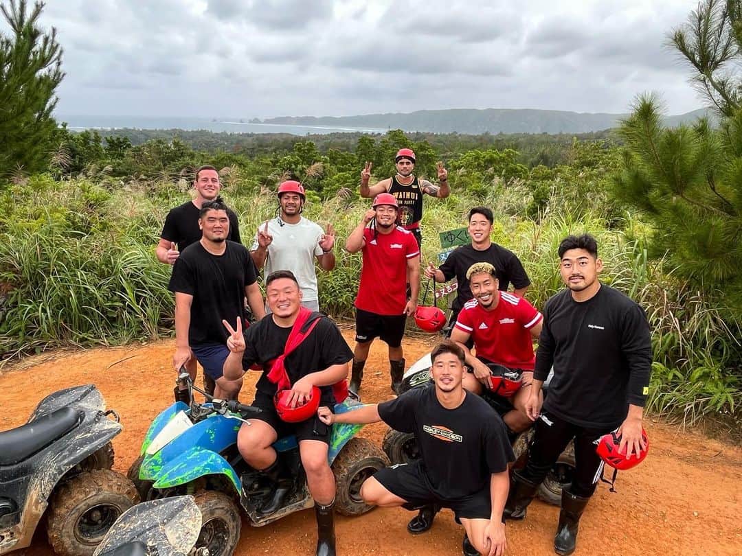 中嶋大希のインスタグラム：「team building バギー👌  #沖縄キャンプ #国頭村 #コベルコ神戸スティーラーズ」