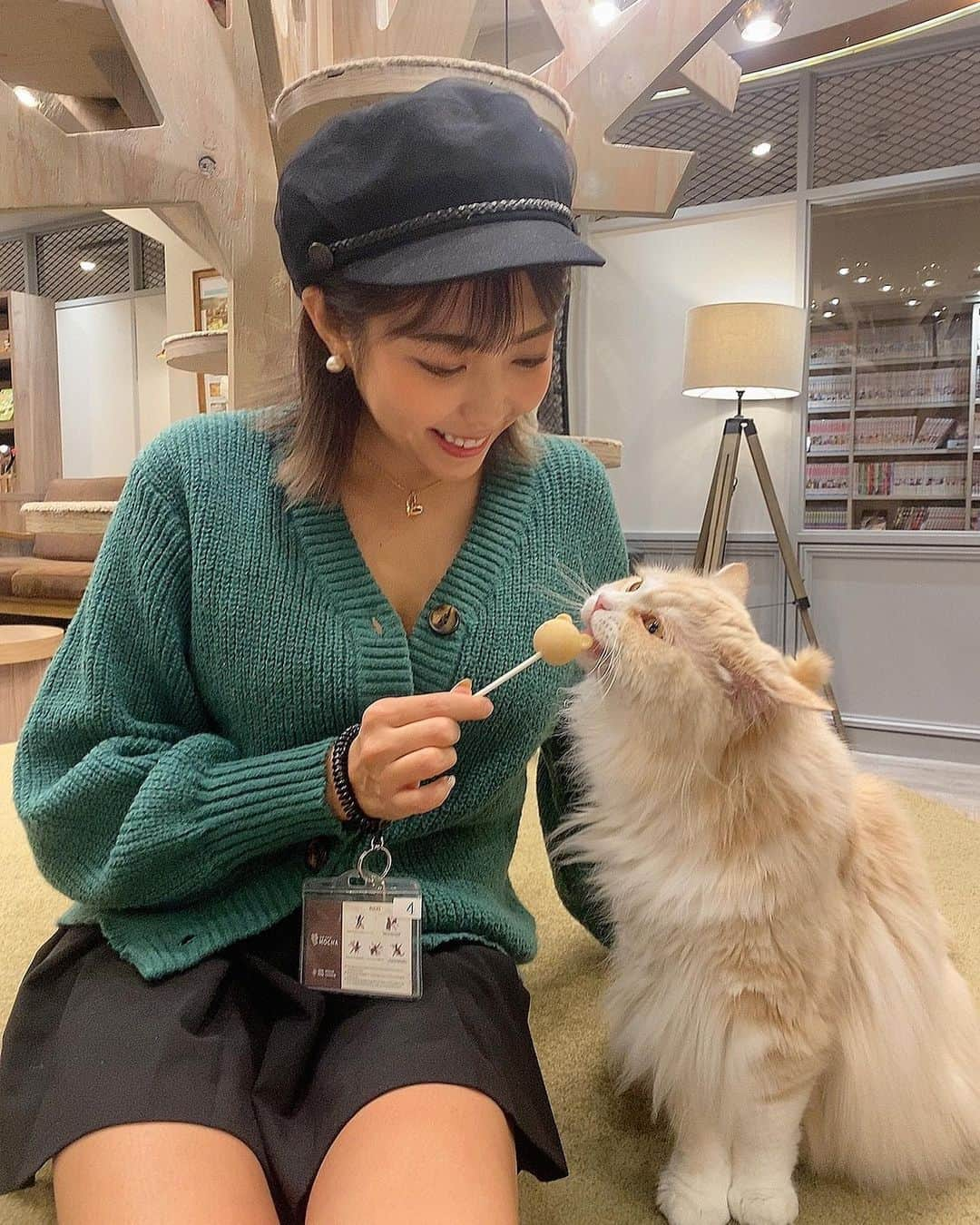 松岡凛さんのインスタグラム写真 - (松岡凛Instagram)「昨日は初めて猫カフェしてきて癒された🥹💗 可愛い子たくさんいた♪ @mocha.koendori   たくさん写真載せちゃったから見てね🤍！  #渋谷カフェ#猫カフェ#渋谷猫カフェmocha#渋谷猫カフェモカ#渋谷猫カフェ #pr」10月31日 16時01分 - matuoka_1214