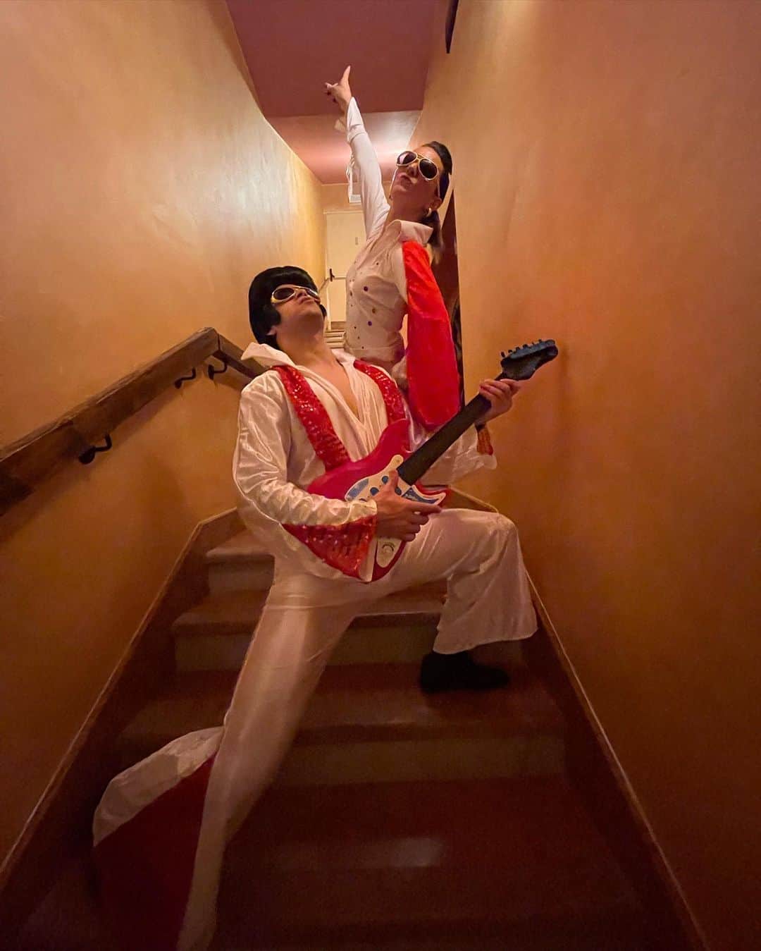 ロベルタ・ロデギエーロのインスタグラム：「𝐈𝐥 𝐦𝐢𝐨 𝐄𝐋𝐕𝐈𝐒❤️ #halloweenparty」