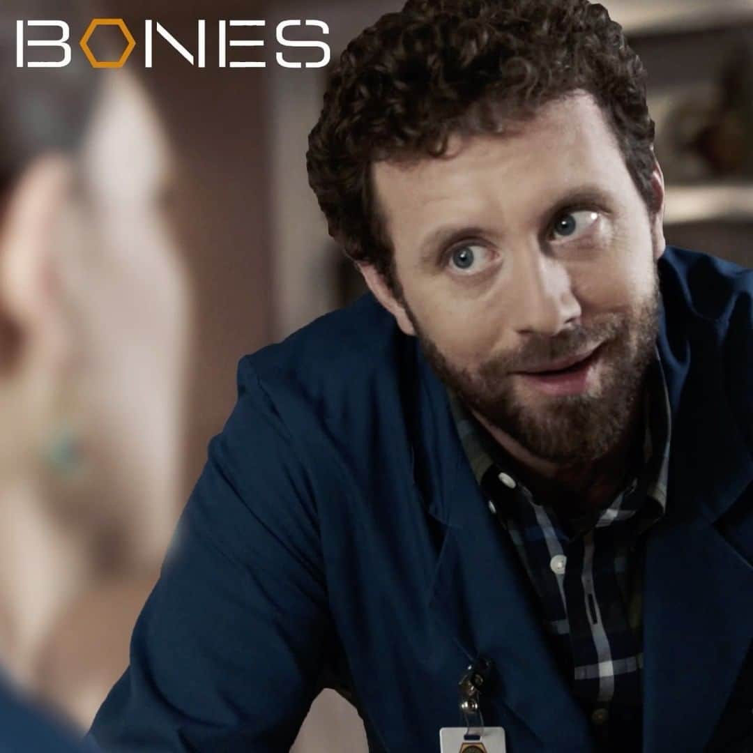 Bonesのインスタグラム：「Forensic pathology...supernatural phenomenon...what's the difference? #Huluween」