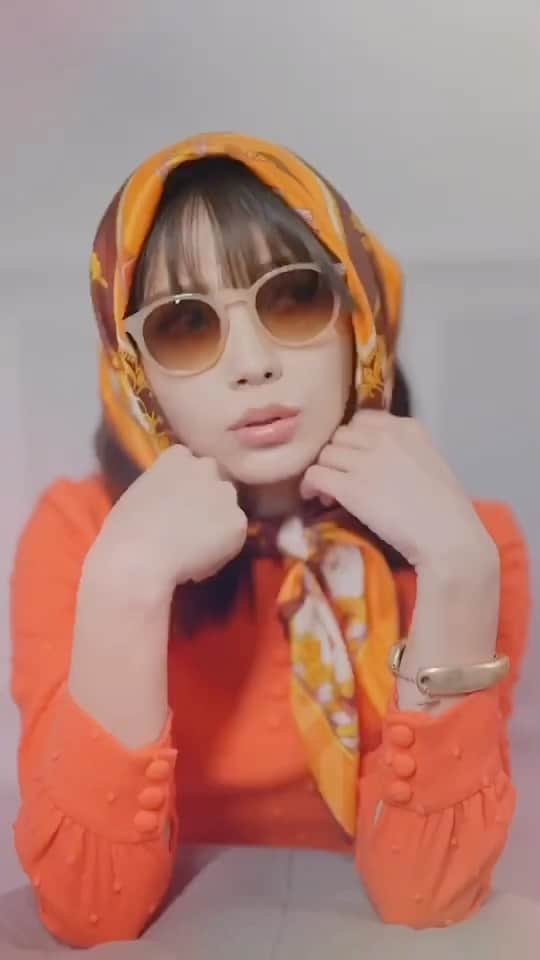 南里美希さんのインスタグラム動画 - (南里美希Instagram)「う た た 寝 .。oO by @hiraringraphics 🎥 . . #mywork  #daydream #60slooks #retrofashion」10月31日 20時27分 - mikinanri_official