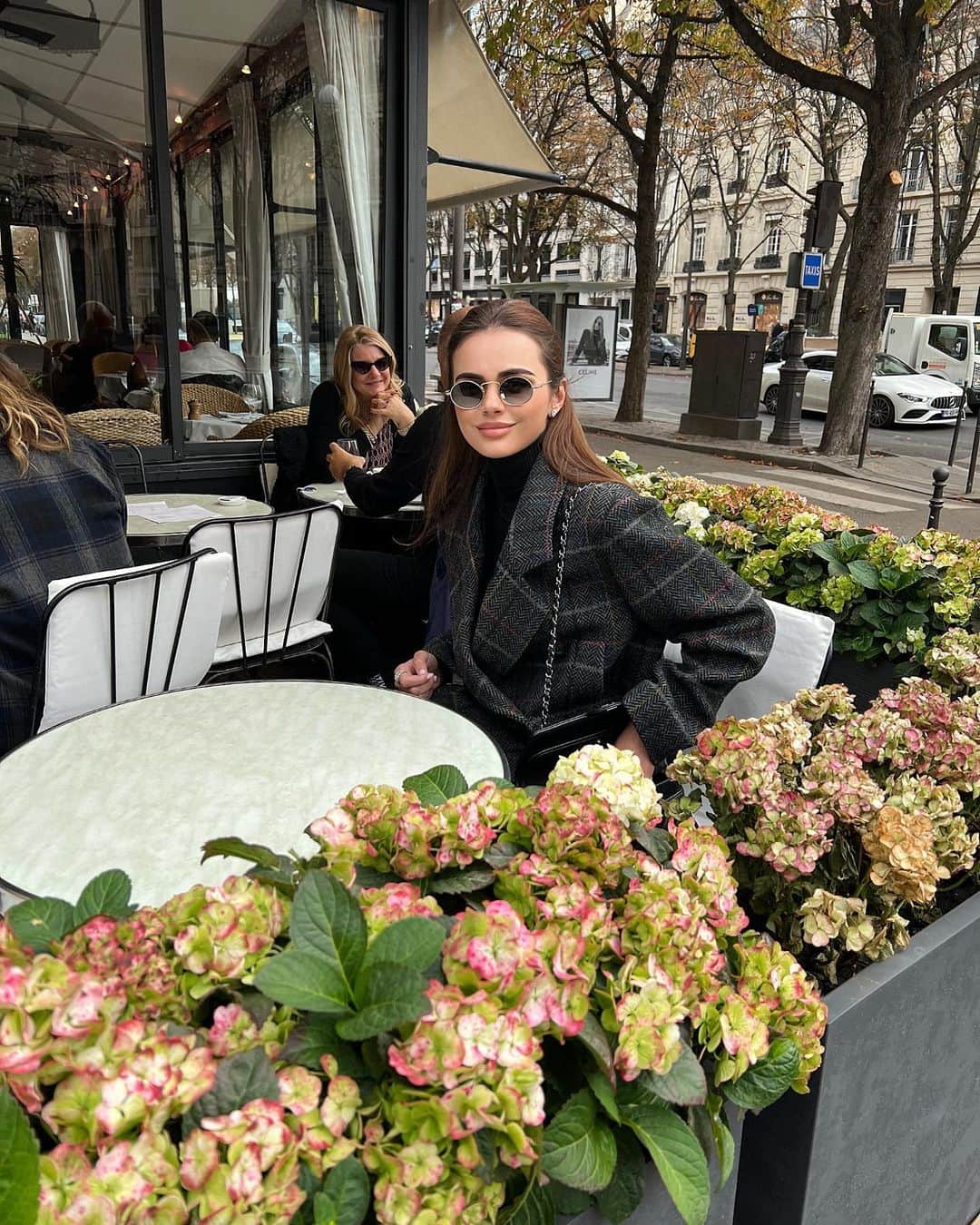 ゼニア・デリのインスタグラム：「Xenia in Paris ❤️」