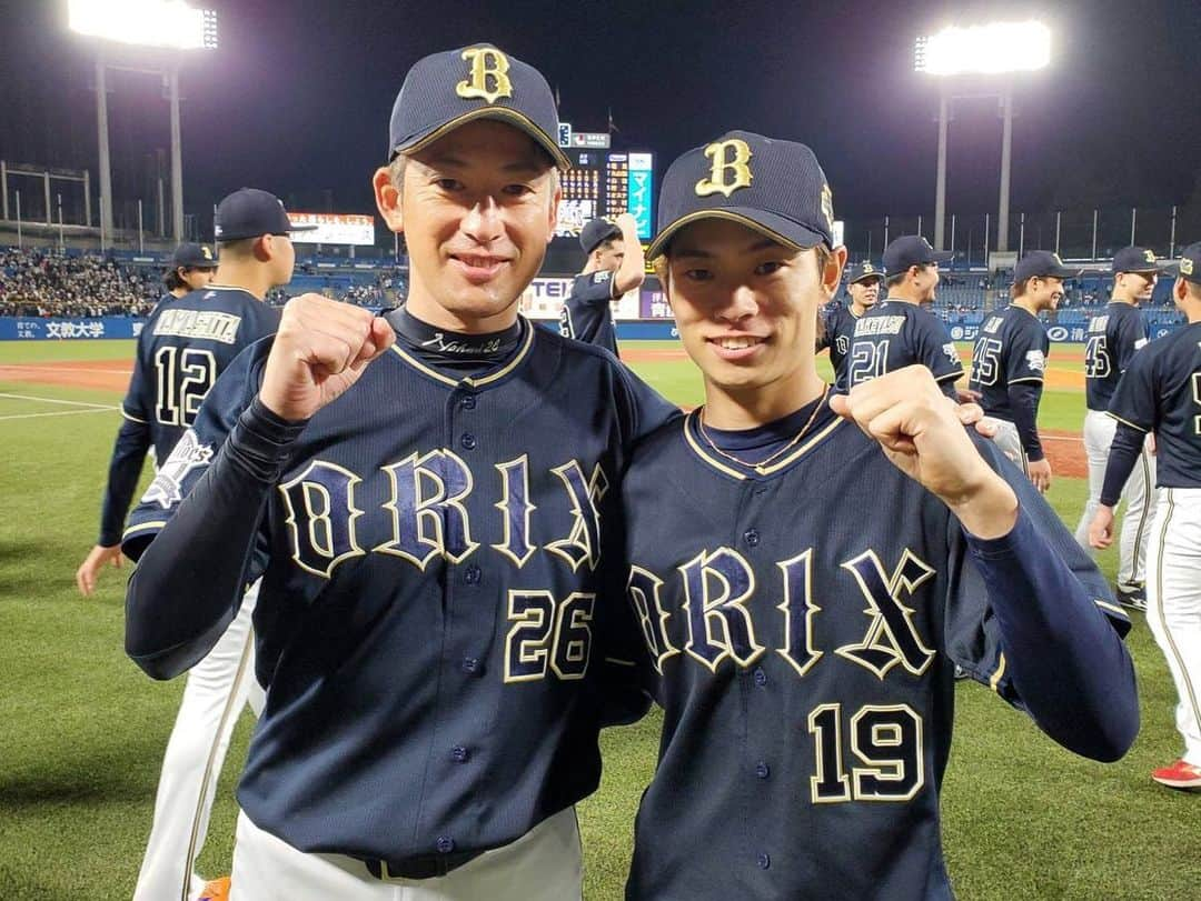 山岡泰輔さんのインスタグラム写真 - (山岡泰輔Instagram)「⁣ ⁣ 日本一になりました！！！！⁣ ⁣ 今年1年沢山応援ありがとうございました🙇‍♂️⁣ 楽しく今年は終われました👍⁣ また来年も宜しくお願いします！⁣ ⁣ オフシーズンの投稿が増えるかもしれないですが楽しみに温かく見てください笑笑🤣⁣ ⁣ #ありがとう #ありがとう能見さん」10月31日 20時27分 - yamaokataisuke__official