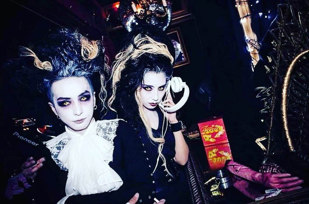 奈良裕也さんのインスタグラム写真 - (奈良裕也Instagram)「怒涛の10月が終わりました🎃🦇 11月も12月もこのまま続きそうな予感😅気を引き締めて年末まで駆け抜けます🙏　#HappyHalloween」10月31日 20時38分 - yuyanara