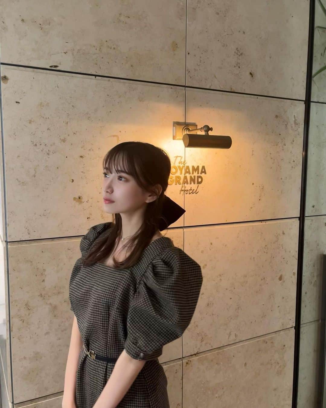 桑島 夢さんのインスタグラム写真 - (桑島 夢Instagram)「. 少し甘めの日🎀  ワンピースは @rosyluce です🍒 ボリューム感たっぷりの袖が可愛い🤍 一枚で綺麗めにも着れるし、 これからの季節は中にインナー合わせても可愛いなと(ᐡ⸝⸝ᴗ ̫ ᴗ⸝⸝ᐡ)  #150cmコーデ#低身長コーデ#rosyluce#ワンピースコーデ」10月31日 20時35分 - yumepi23