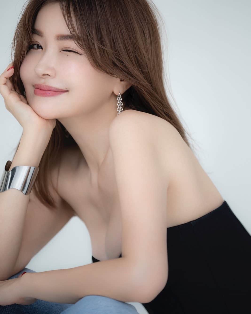 のインスタグラム：「今日、嬉しい報告を出版社、宝島の編集長から頂きました😆‼️ 　　　　　　　 ブックランキングの美容・ダイエットのジャンルで『きれいになるマイルール』が1位になりました‼️ めっちゃ嬉しいです😭‼️ 皆様のおかげです🙇‍♀️💕 本当にありがとうございます😭❤️ この番組でその事がオンエアされます。 朝の番組TBS「THE TIME」です。 早起きの方は是非ご覧下さい！  ■番組：TBS「THE TIME」 http://www.tbs.co.jp/thetime_tbs/  ■放送日：11/2（水）朝5：20～8：00  ■コーナー：ブックランキング  #きれいになるマイルール#lifestyle #beauty #fashion#risahirako #平子理沙」