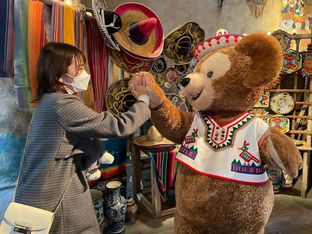 戸島花のインスタグラム：「🤎🤎🤎  #disneysea #ディズニーシー」