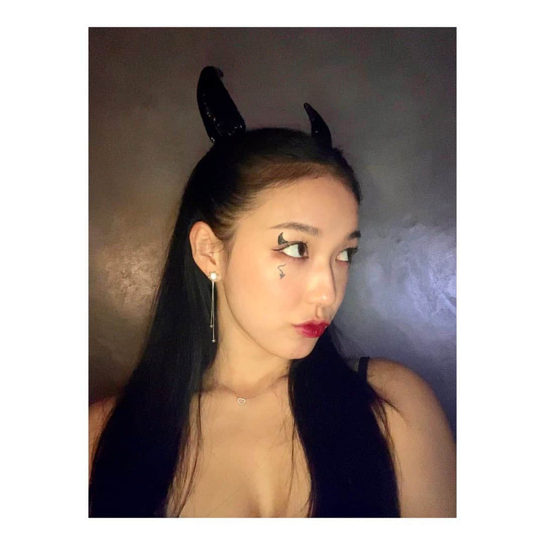 松井りなさんのインスタグラム写真 - (松井りなInstagram)「Trick or Treat😈👻🖤 #halloween」10月31日 22時07分 - rina_m1116