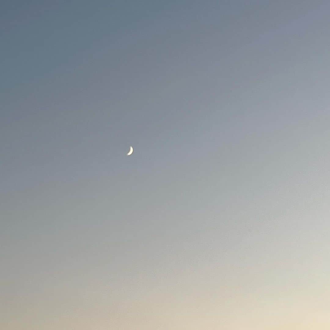 工藤美桜さんのインスタグラム写真 - (工藤美桜Instagram)「眠っちゃいけない時の眠気覚まし方法しりたいです、教えてください」10月31日 22時24分 - mmio_kudo