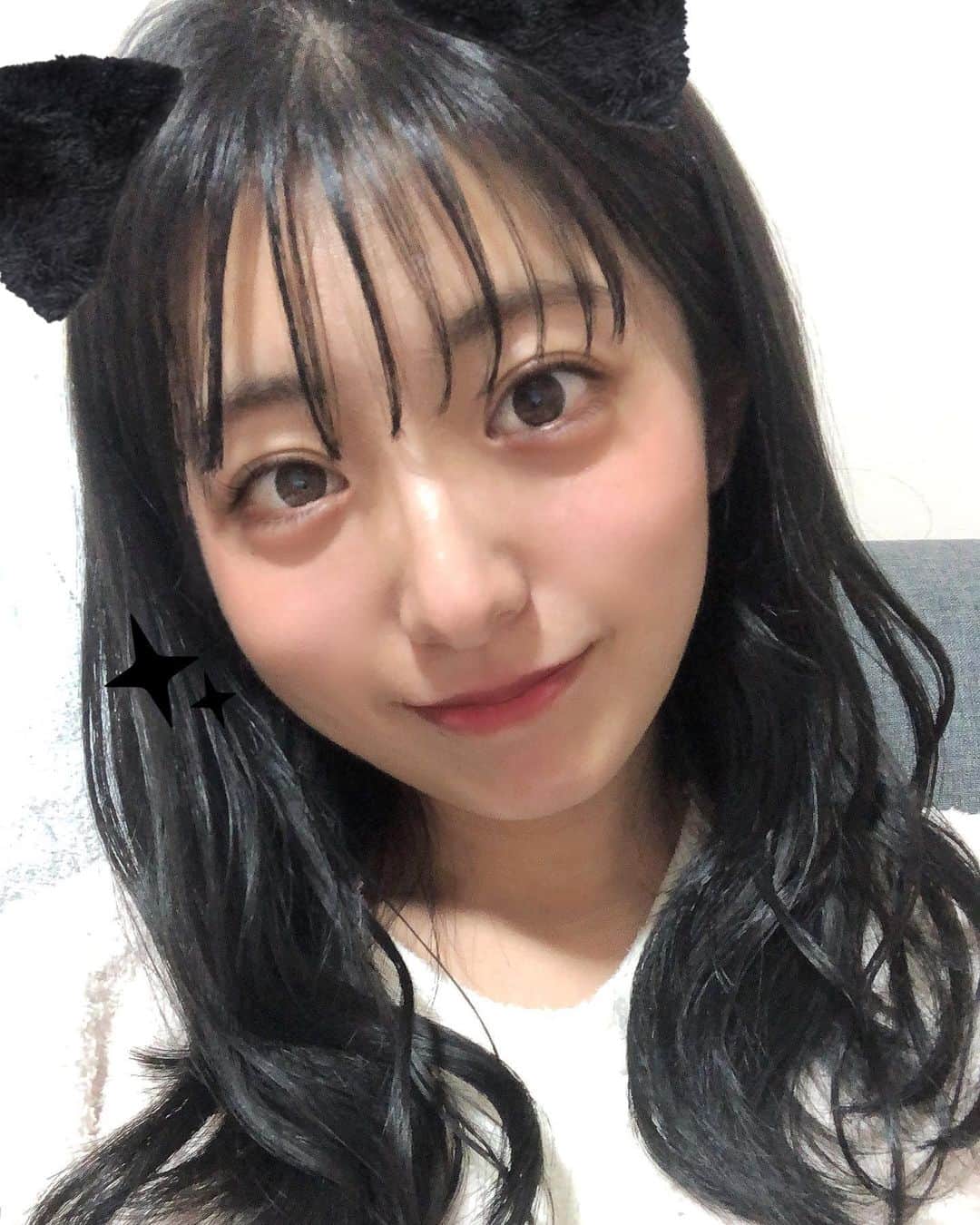 のインスタグラム：「🐈‍⬛ . ハロウィーン🧟‍♀️ ストーリーの別カット 髪暗くしたので今年は黒猫風です✨ . #はろうぃん🎃 #halloween  #フィルター」