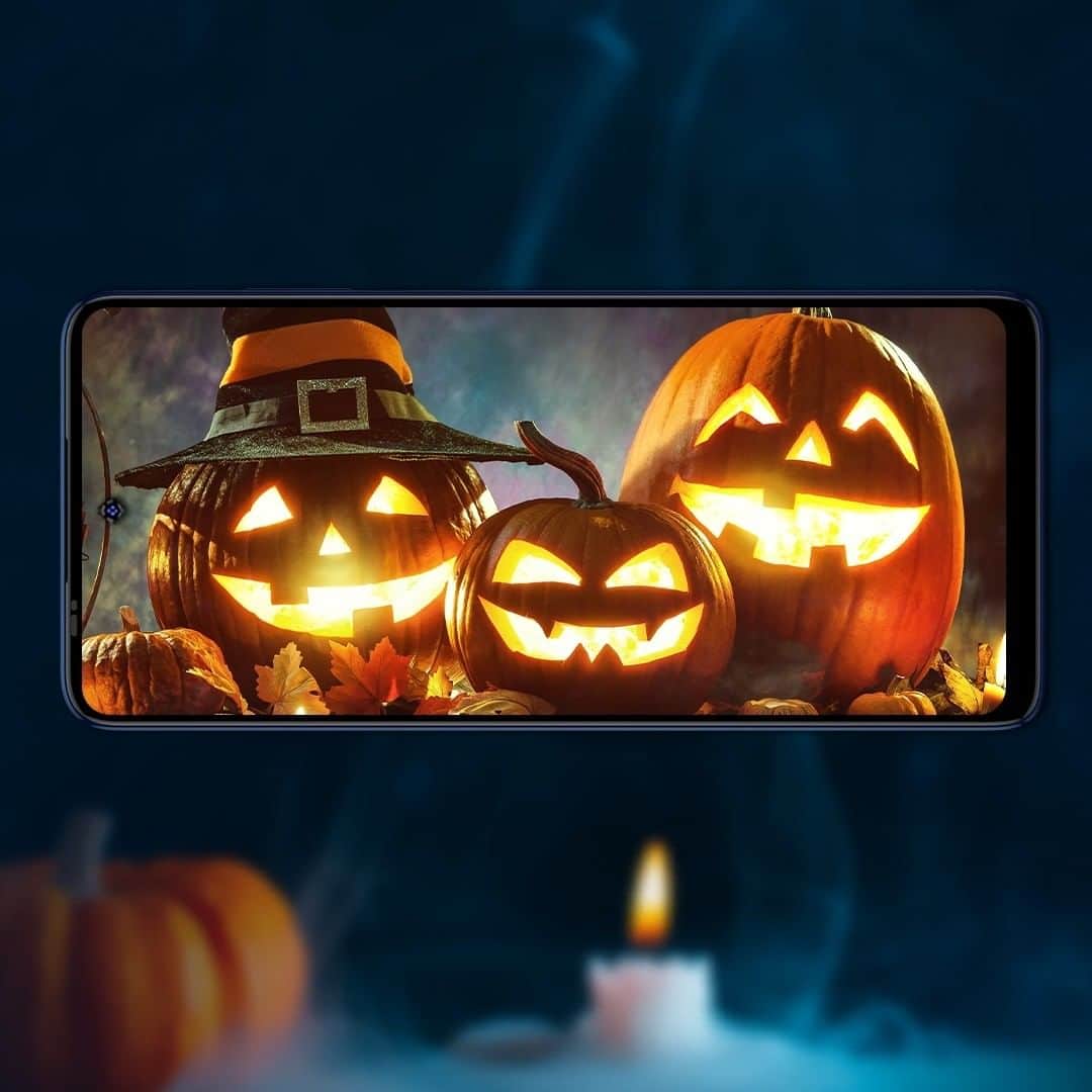 のインスタグラム：「🎃 HAPPY HALLOWEEN 🎃  Ready for a night of tricks and treats? Comment below or head to our Stories to let us know what fun you're scaring up!」