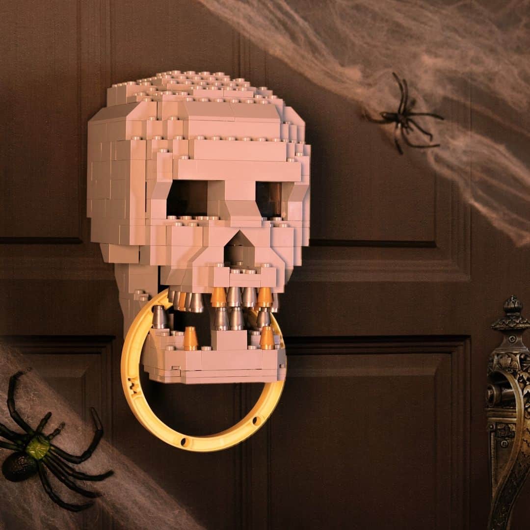 LEGOさんのインスタグラム写真 - (LEGOInstagram)「Wicked candy dish? Ghostly bookends? Here are some last minute builds for a creepy Halloween!」11月1日 2時01分 - lego