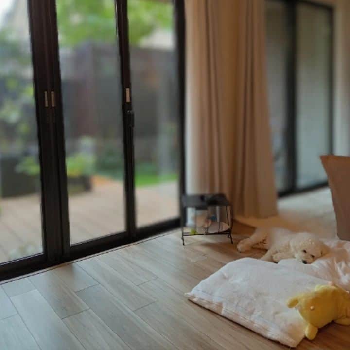 貞平麻衣子のインスタグラム：「ちょっとゴロゴロしてた🐾 今年もあと2ヶ月、今日からいっぱい更新して取り戻すぞー！  #20221101 #ゆみちゃんお誕生日おめでとう大好き逢いたい」