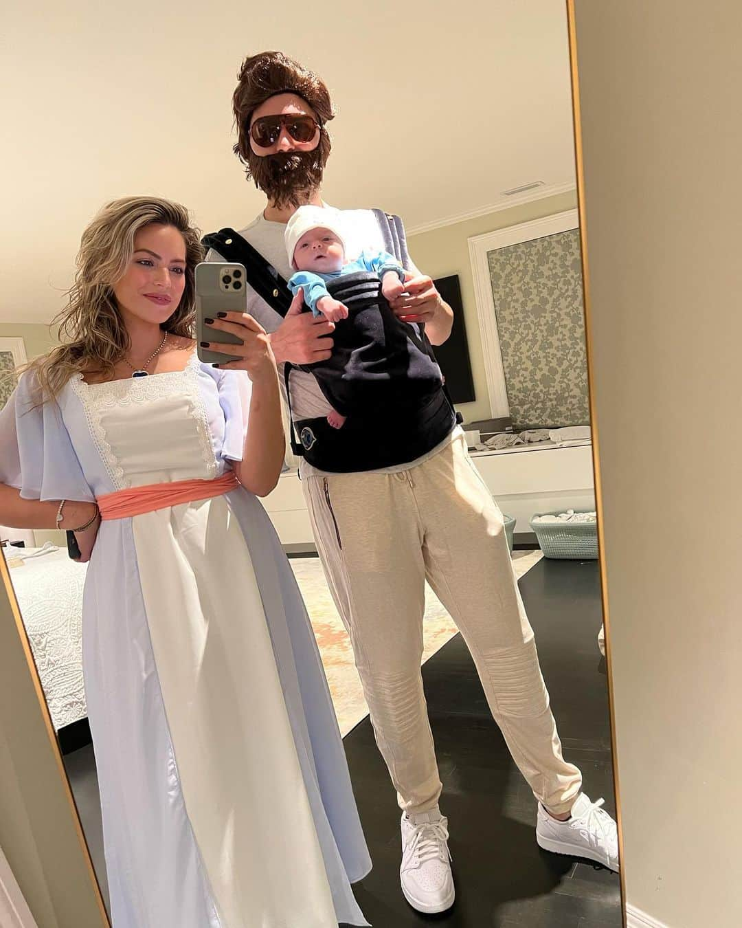 エリック・ホズマーさんのインスタグラム写真 - (エリック・ホズマーInstagram)「“Carlos” is crushing his first Halloween」11月1日 7時54分 - hosmer305