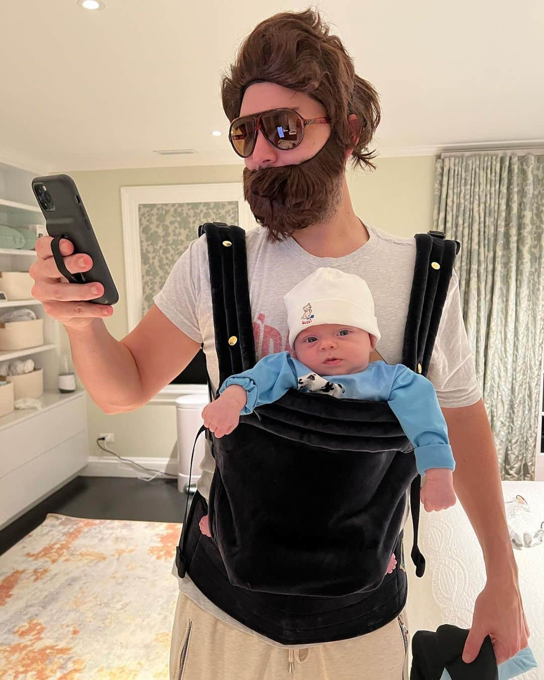 エリック・ホズマーさんのインスタグラム写真 - (エリック・ホズマーInstagram)「“Carlos” is crushing his first Halloween」11月1日 7時54分 - hosmer305