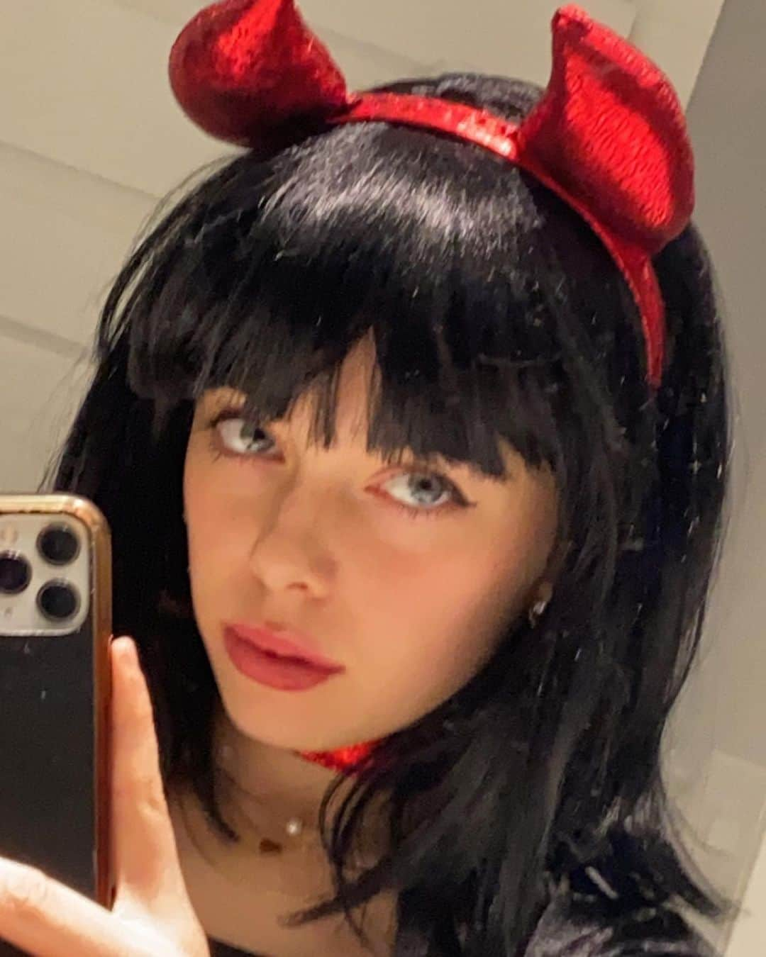 Justine Brasseurのインスタグラム：「A devil @billieeilish ? 👹😈 TAG HER PLEASE #billieeilish #billie」