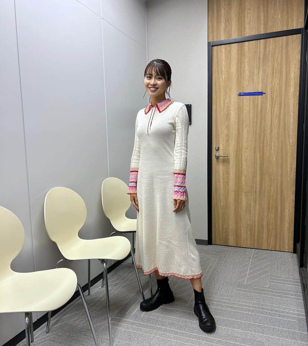 三原勇希のインスタグラム：「今の私にはちょっと甘すぎると思ってたワンピース、プロのヘアメイクによって着こなせた🥹🎀  昨夜の FIVE NEW OLD の生配信、お腹よじれるほど笑って最高にハッピーハロウィーン！ FIVE NEW OLD公式YouTubeﾁｬﾝﾈﾙに上がってますので楽曲聴きながら、是非観てね！ 既にSHUNさんのさかなクンチューニング何回も見ちゃった🤣🤣  東京タワーもハロウィーンカラー🗼」