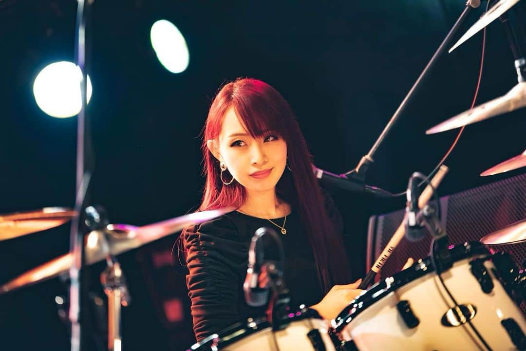 Marinaさんのインスタグラム写真 - (MarinaInstagram)「2022.10.30 Rhythm section seminar  Photo by @akitotakegawa   #Aldious #AldiousMarina #アルディアス #femalemusician #femaledrummer #drummer #drums #drumslife #drumset #drumkit #drummergirl #girlband #music #metal #rock #jrock #drumstagram #evans #instagood #vicfirth #myperfectpair #sabian #girl #ドラム #ドラマー」11月1日 9時33分 - aldiousmarina