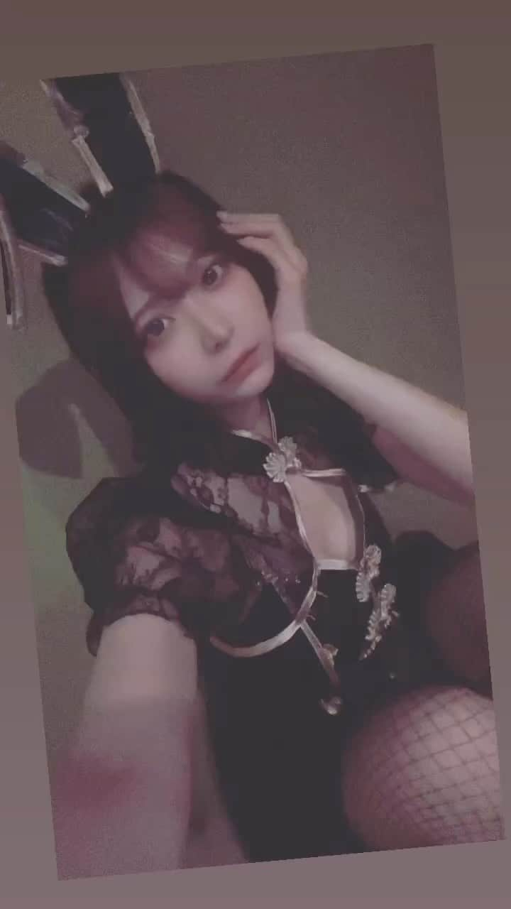 小日向結衣のインスタグラム：「🐇🥀 . . . . . . . . . . . . . . . . . . . . . . . . . #コスプレ#cosplay#bunnygirl#bunny#バニーガール#チャイナ#👯‍♀️」