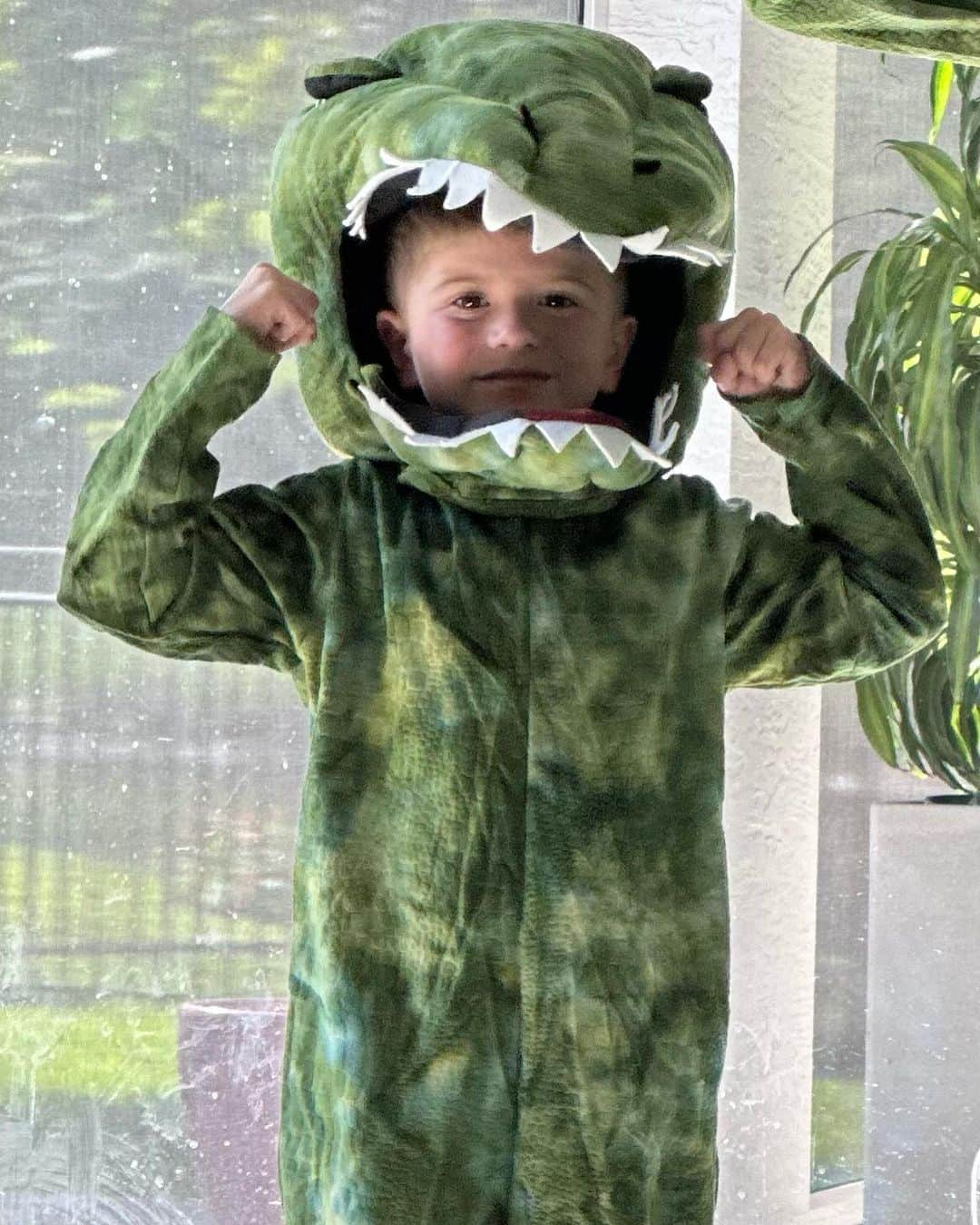 ジェリーナ・ピラーさんのインスタグラム写真 - (ジェリーナ・ピラーInstagram)「HAPPY HALLOWEEN 🎃 🦖 🐉 🦁」11月1日 11時09分 - gerinampiller