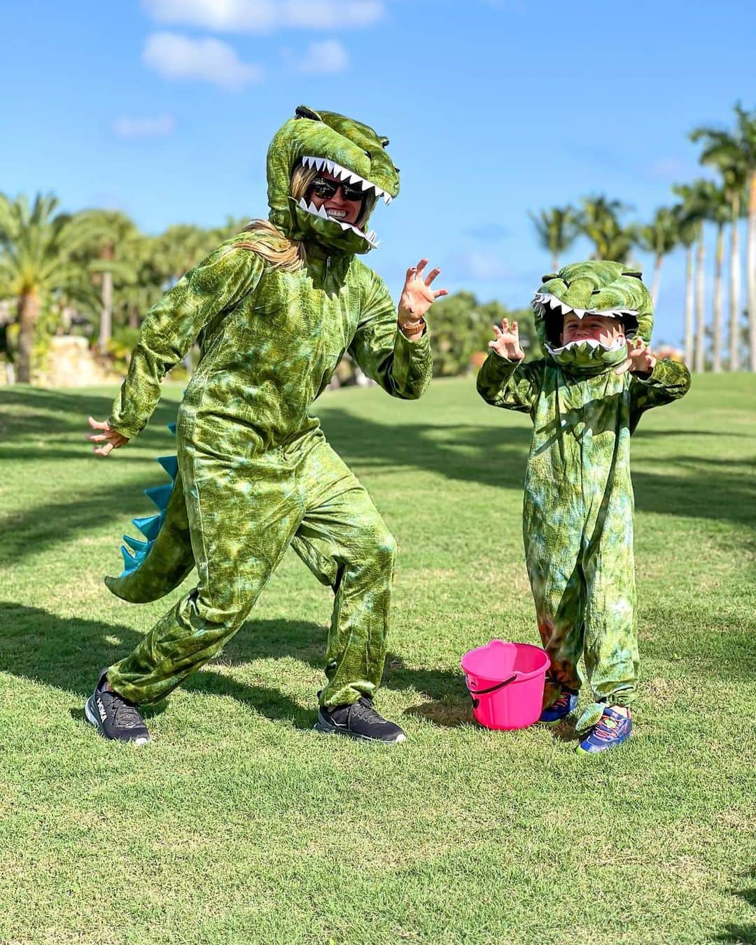 ジェリーナ・ピラーさんのインスタグラム写真 - (ジェリーナ・ピラーInstagram)「HAPPY HALLOWEEN 🎃 🦖 🐉 🦁」11月1日 11時09分 - gerinampiller