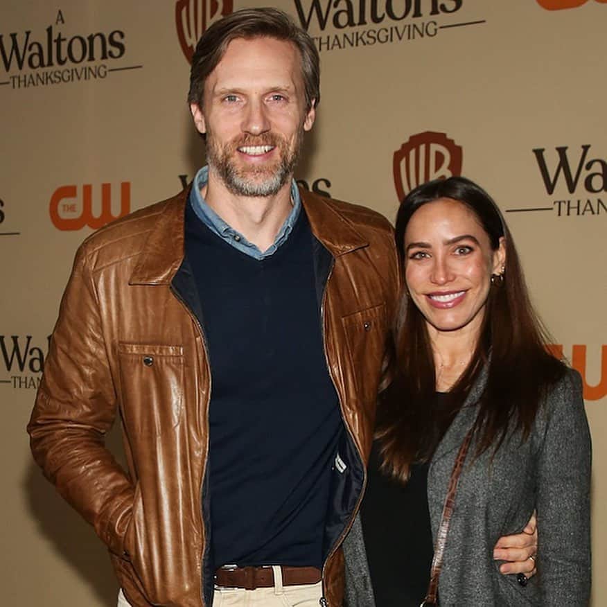 テディ・シアーズのインスタグラム：「An unforgettable premiere for A Walton’s Thanksgiving last night. Check us out Sunday Nov 20th at 8pm EST. Enjoy the show 🧡🦃🍁🍂 #thewaltons #awaltonsthanksgiving @thecw @warnerbrostv」