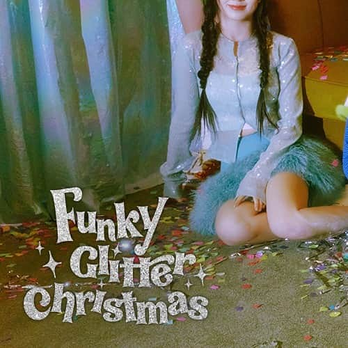 NMIXXさんのインスタグラム写真 - (NMIXXInstagram)「NMIXX 1st INTERMIXXION SINGLE <Funky Glitter Christmas>  Concept Photo 2  2022.11.23 6:00PM (KST) 2022.11.23 4:00AM (EST)  #NMIXX #엔믹스 #Funky_Glitter_Christmas」11月16日 0時00分 - nmixx_official