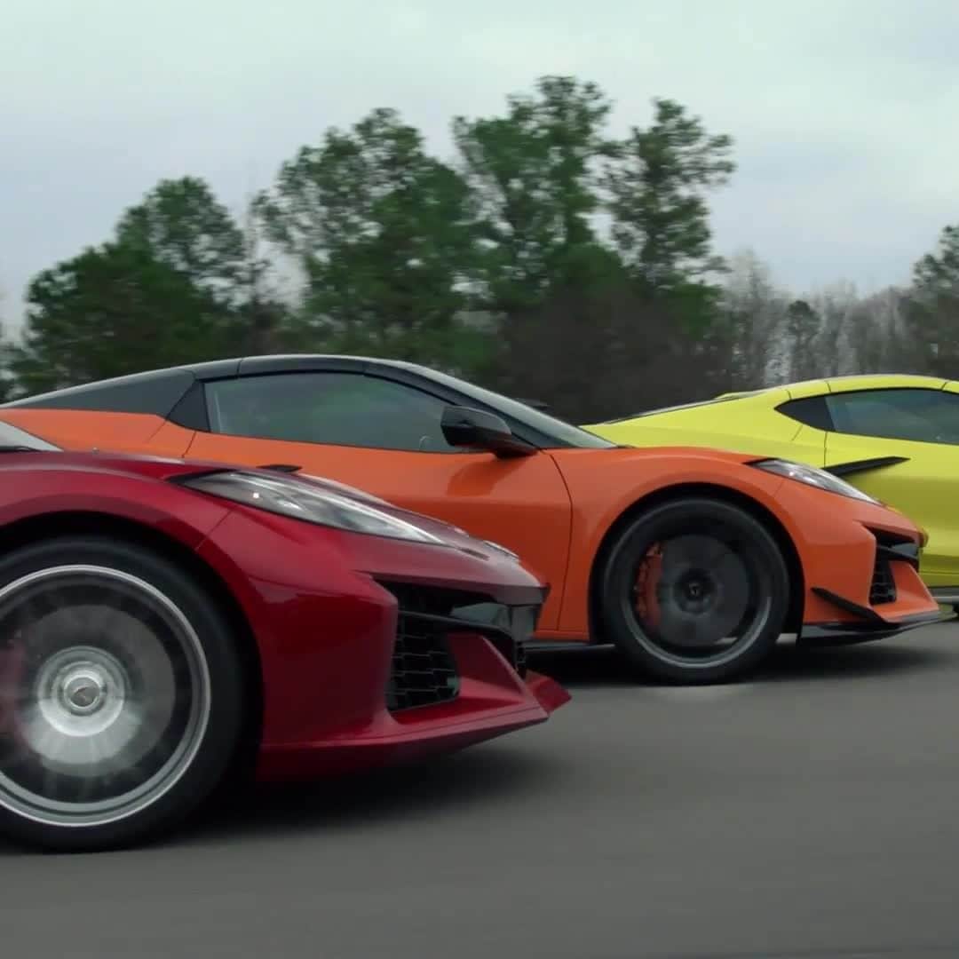 Corvetteのインスタグラム：「Think the #Corvette #Z06 you see on the street can’t dominate on the track? Think again.​ #Vette」