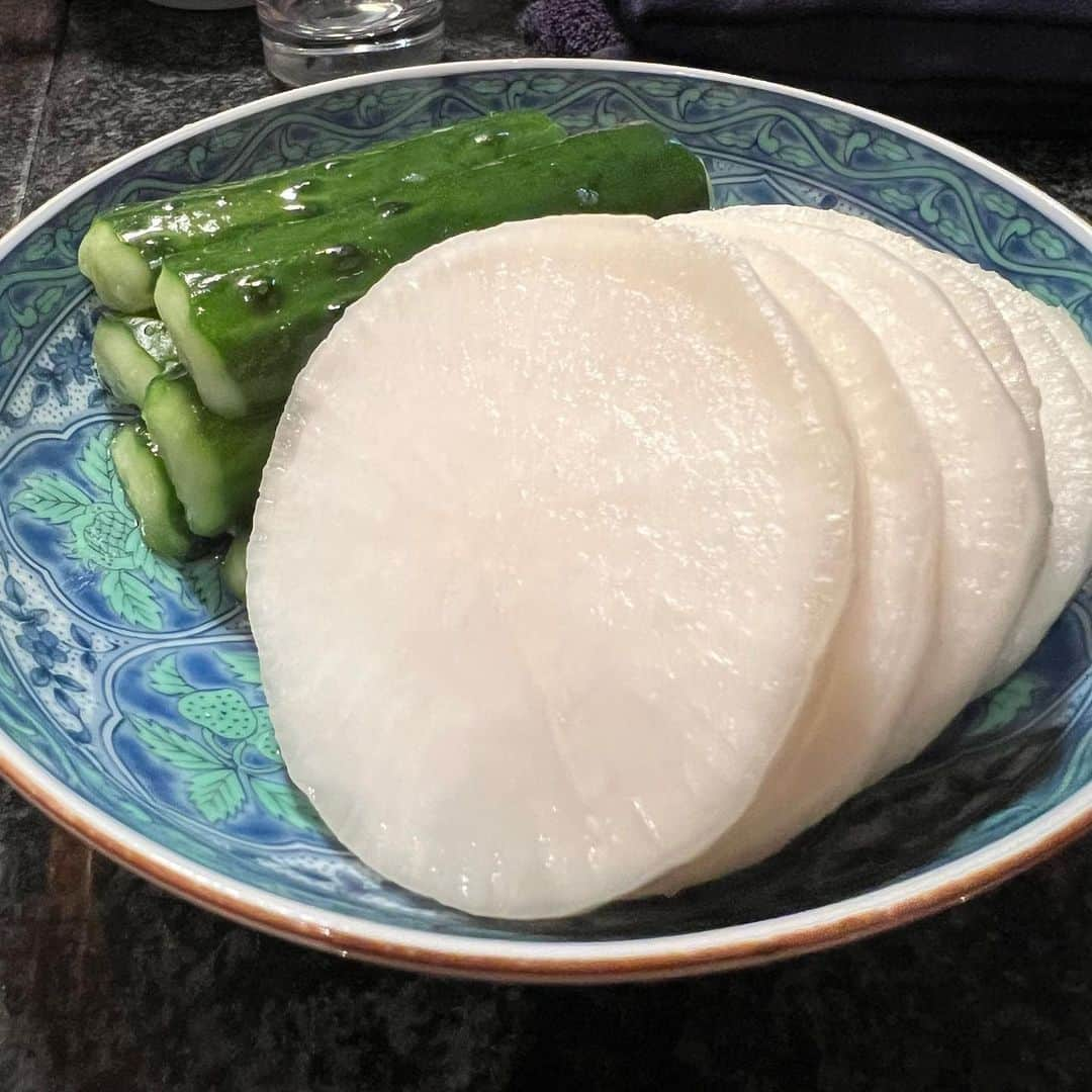 山下まみさんのインスタグラム写真 - (山下まみInstagram)「1キロ近く食べた気がするんだけど胃もたれしないよ。 するするいけちゃうよ、、、、、、。 柔らかすぎてお箸だと重さで千切れちゃうから初めて手掴みでお肉いっちゃったよ。野生に帰ったわ。  そして倒れそうな程食べたのに、おじや美味しすぎて食べきれてしまう不思議。  メニュー表可愛すぎた。 画力に親近感を覚えた。  #テンダーハウス基順館  #テンダーハウス  #肉」11月16日 2時18分 - mamimifood