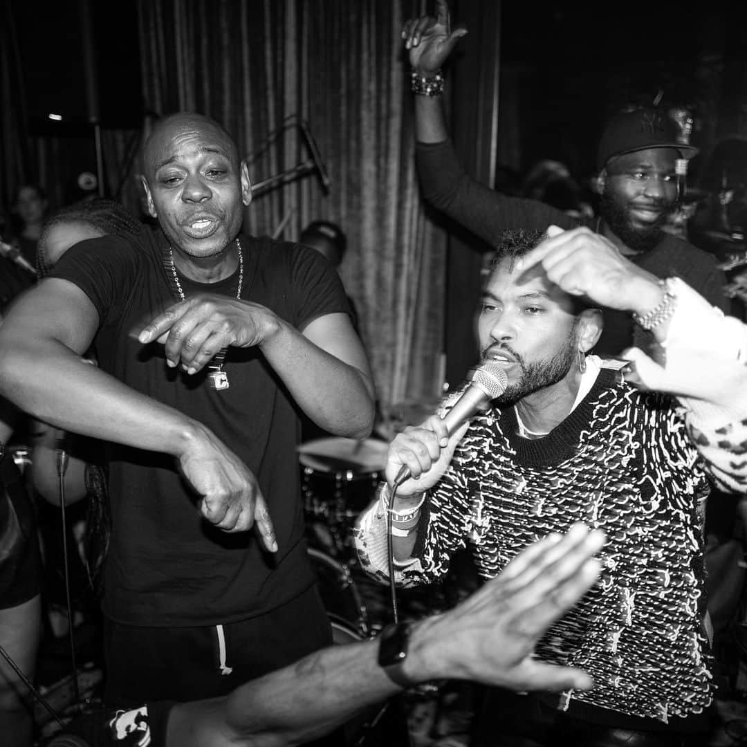 ミゲルのインスタグラム：「Our big brother @davechappelle . Thank you. What a night. What a takeover. V special thank you big brother @bustarhymes and of course the man capturing the momements @candyman」