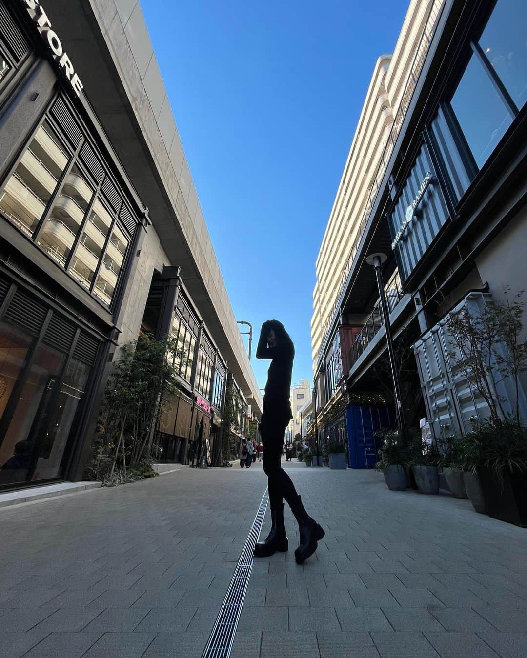和田安佳莉さんのインスタグラム写真 - (和田安佳莉Instagram)「散歩日和。晴天。」11月1日 22時28分 - akariwada_official