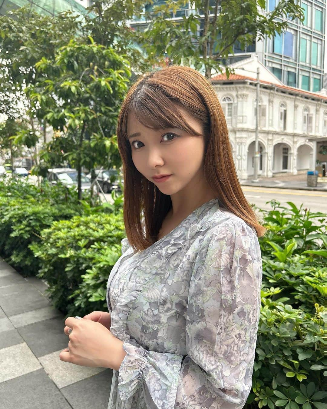 橘まりやのインスタグラム：「You’ll get a  30% for cut, color, and the incalami treatment so please to send DM @narissam.4 to make a reservation! Then please tell to her, you saw Mariya's Instagram.   I went to hair salon” @ruler.singapore “ to maintenance my hair 💇‍♀️✨ By @narissam.4 🤍 He's very skilled and always sets my hair to my ideal style♡  My recommendation is Features of TOKIO Incarami treatment.  The patented technology restores hair, so it is effective for colored, permed, and damaged hair. The treatment lasts longer than other treatments. Hair becomes shiny and manageable. It protects your hair from heat and dryness and makes your hair color last longer.  シンガポールでいつも行っている美容院” @ruler.singapore “にいってきましたー✨  まりのInstagramを見たと伝えたら、カット、カラー、インカラミトリートメントのセットで30%OFFになるから、是非 @narissam.4 にDMしてみてね😉🎶  まりの担当の @narissam.4 さんは韓国で働いていた経験もあって、女の子を可愛くする天才😍✨ 今回まりがやってもらったTOKIOのインカラミトリートメントがめっちゃおすすめ✨ 特許技術で髪を修復するので、カラーリングやパーマ、ダメージヘアにも効果的🥰 他のトリートメントに比べて、持続性があるし、髪がツヤツヤになって、まとまりやすくなるんだって✨ 熱や乾燥から髪を守って、ヘアカラーを長持ちさせることができるところが一番の魅力😌❤️ 是非みんな試してみてね🥰  #rulersingapore  #hairsalonsg  #singaporelife #singapore #singaporegirl #singaporeinsta #シンガポール在住 #シンガポールライフ #シンガポールおすすめ #シンガポール留学 #シンガポール情報 #シンガポール美女 #シンガポール #シンガポール生活 #橘まりや #グラビア #グラドル  #pinupgirl #pinupmodel #bikinimodel  #sexy #japanesegirl #idol #그라비아  #아이돌 #followｍe #偶像 #寫真偶像」