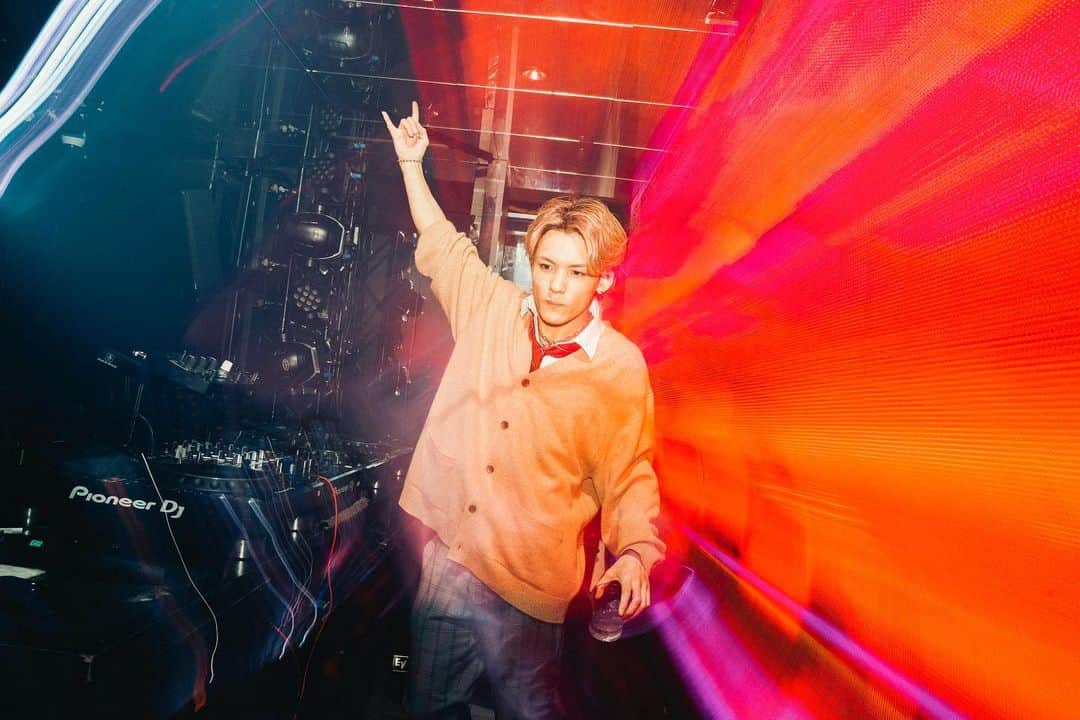 KSUKEさんのインスタグラム写真 - (KSUKEInstagram)「We had such a blast in the halloween party last sunday night @club_camelot 👻🎃🔥  I dressed up in my old high school uniform. Actually I like that style.✌️😗#y2k  Pic by @amonryu」11月1日 23時07分 - ksuke_jpn