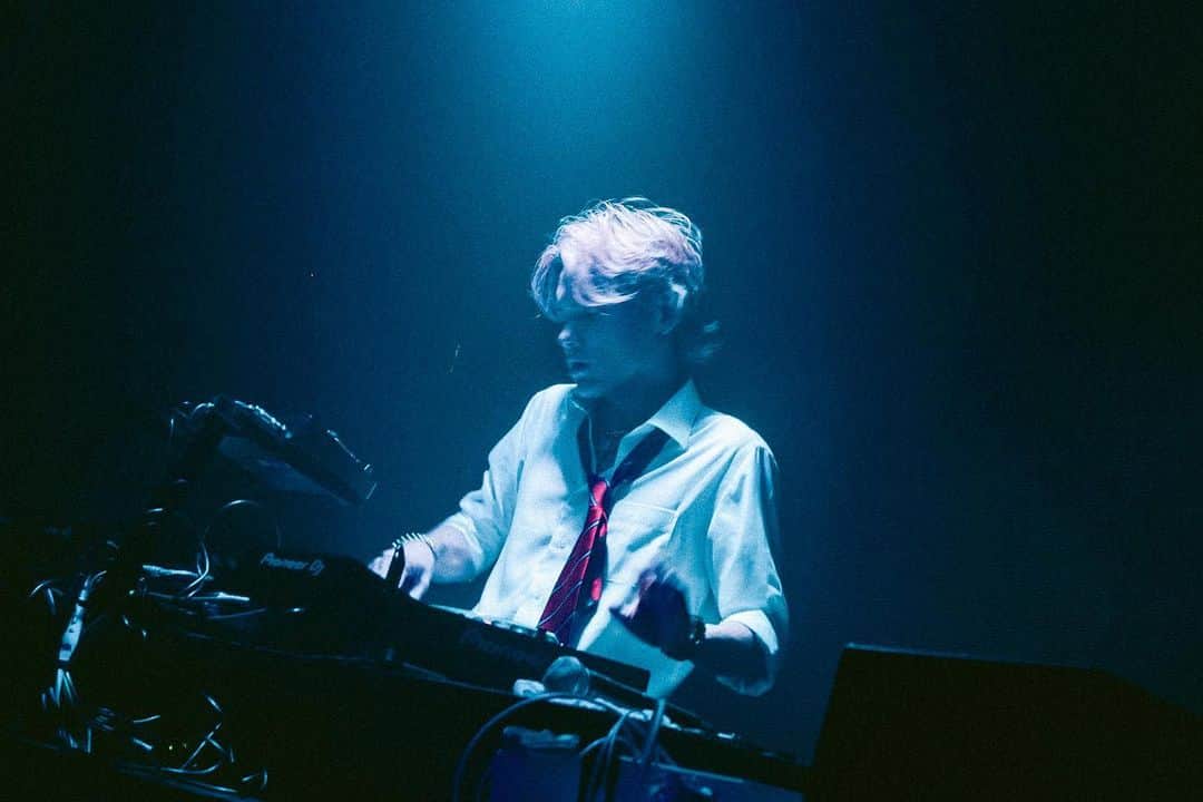 のインスタグラム：「We had such a blast in the halloween party last sunday night @club_camelot 👻🎃🔥  I dressed up in my old high school uniform. Actually I like that style.✌️😗#y2k  Pic by @amonryu」