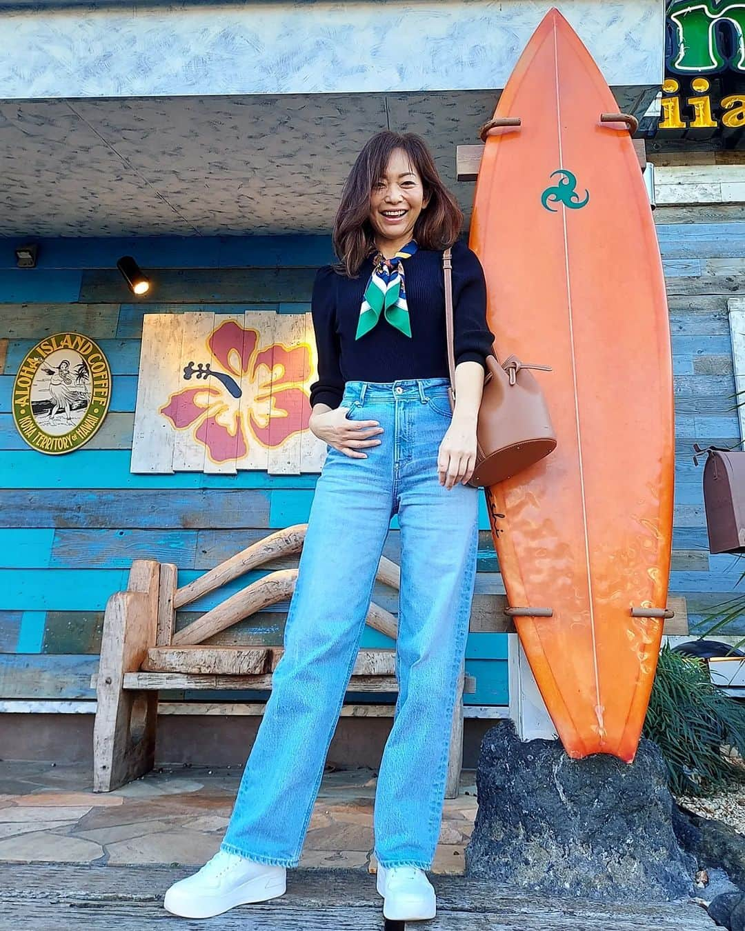 佐藤純さんのインスタグラム写真 - (佐藤純Instagram)「最近こればっかり履いてる👖  和香ちゃんとYANUK のコラボデニム❤  『Purity』  @wakanozawa ✖️ @yanuk_official  オーガニックコットンのワイドデニムでめっちゃ履きやすいの。  ヒップ位置も高く、キュッと上がったように見えるのもいい✨  さすが、和香ちゃん👏  和香ちゃんデニム‼️毎度好きすぎて、新作がでるといつもこればっかり履いちゃう😁💕  トップスは、@diagramofficial  このトップスは、スカーフもついてて可愛いのです😊  バッグは、@vasic_japan   #私服 #ootd  #fashion  #yanuk  #ヤヌーク #wakanozawa  #デニム #denim  #purity #和香デニム #diagram  #vasic #ヴァジック #ママ #ママモデル #モデル #mama #mamamodel #model」11月1日 15時05分 - junsatoidea