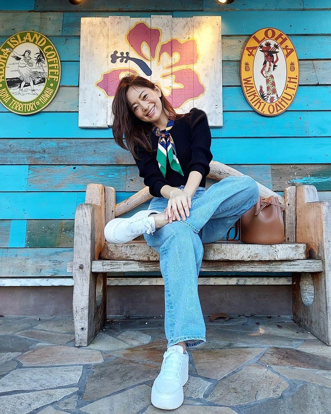 佐藤純さんのインスタグラム写真 - (佐藤純Instagram)「最近こればっかり履いてる👖  和香ちゃんとYANUK のコラボデニム❤  『Purity』  @wakanozawa ✖️ @yanuk_official  オーガニックコットンのワイドデニムでめっちゃ履きやすいの。  ヒップ位置も高く、キュッと上がったように見えるのもいい✨  さすが、和香ちゃん👏  和香ちゃんデニム‼️毎度好きすぎて、新作がでるといつもこればっかり履いちゃう😁💕  トップスは、@diagramofficial  このトップスは、スカーフもついてて可愛いのです😊  バッグは、@vasic_japan   #私服 #ootd  #fashion  #yanuk  #ヤヌーク #wakanozawa  #デニム #denim  #purity #和香デニム #diagram  #vasic #ヴァジック #ママ #ママモデル #モデル #mama #mamamodel #model」11月1日 15時05分 - junsatoidea