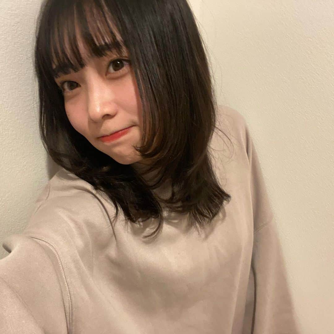 のインスタグラム：「最近大学頑張ってるよ！プールとか特に🥶まあまあちょっと泳げるようになってきました笑」