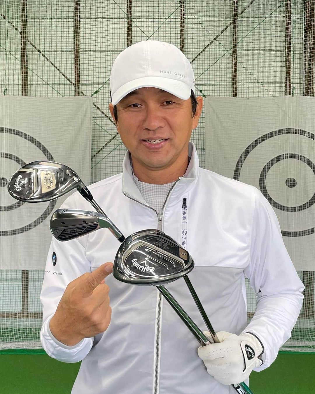 のインスタグラム：「キャロウェイゴルフさんの広告撮影でした😁🎶⛳️ 懐かしのGBBシリーズが時代の波に🌊乗ってきました❗️ #キャロウェイゴルフ  #ゴルフダイジェスト  #ヒールクリーク  #グラファイトデザイン  #イオミック  #アディダスゴルフ  @jlpga_official  @clubhouse.17」