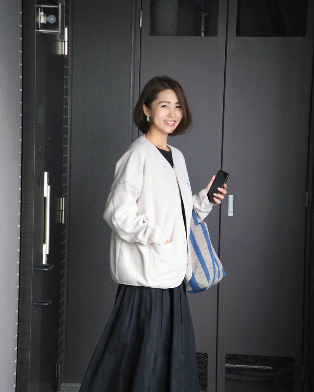 坂元美香さんのインスタグラム写真 - (坂元美香Instagram)「もう夕方か！ さて、夕飯の買い物でも行ってくるかね。  この前の福島県のお仕事でお伺いした 会津若松のHARAPPAさん会津木綿バッグ 早速使ってます😊  ちなみに、このフリース ティピーがグンゼと共同開発した 『ぬくかるフリース』というのだけど やたらと軽いの！ なんでこんな軽いんだろ😯不思議。  #ciaopanictypy #gunze #ぬくかるフリース #会津木綿 #ふくふくマルシェ」11月1日 17時03分 - mika_saka