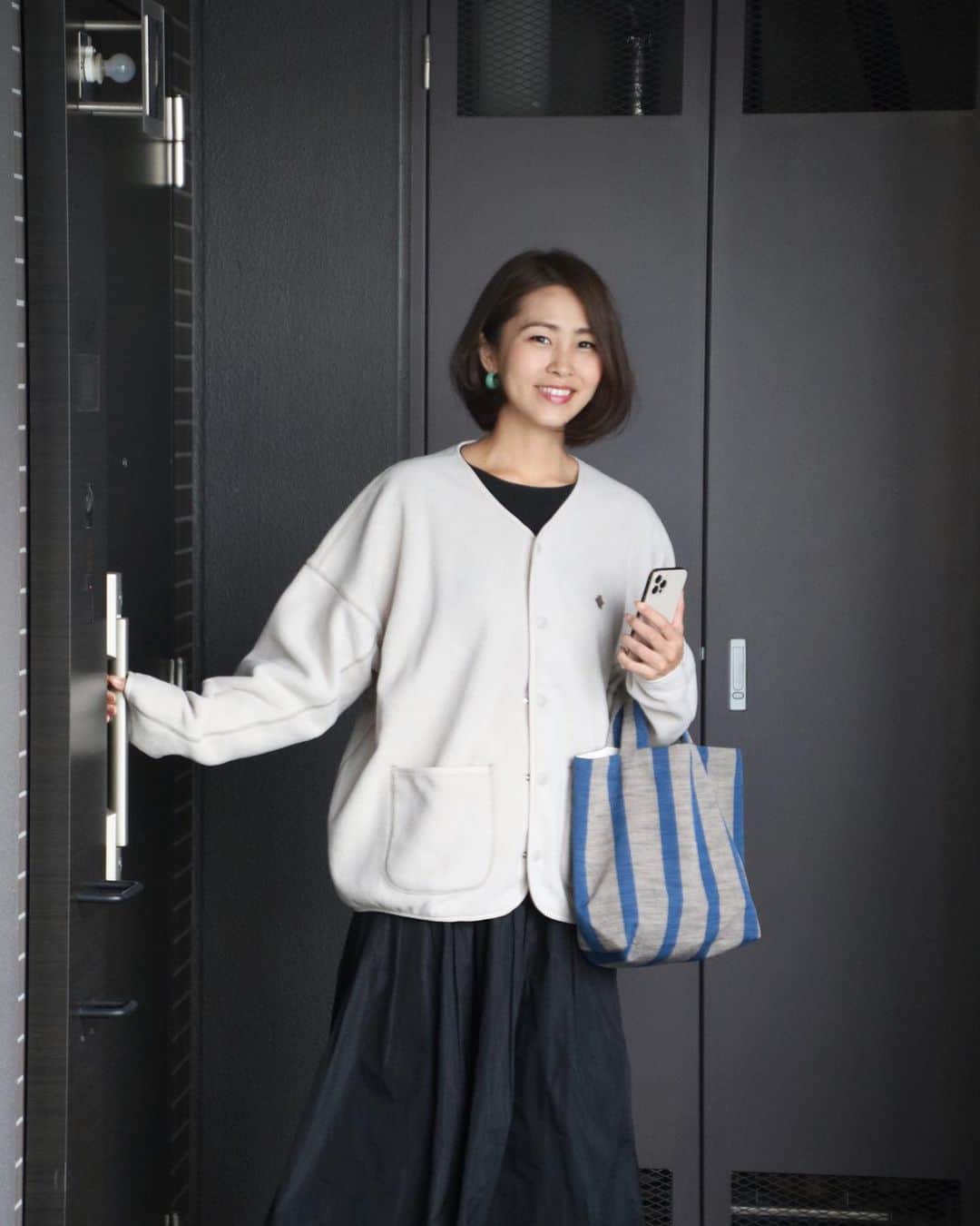 坂元美香さんのインスタグラム写真 - (坂元美香Instagram)「もう夕方か！ さて、夕飯の買い物でも行ってくるかね。  この前の福島県のお仕事でお伺いした 会津若松のHARAPPAさん会津木綿バッグ 早速使ってます😊  ちなみに、このフリース ティピーがグンゼと共同開発した 『ぬくかるフリース』というのだけど やたらと軽いの！ なんでこんな軽いんだろ😯不思議。  #ciaopanictypy #gunze #ぬくかるフリース #会津木綿 #ふくふくマルシェ」11月1日 17時03分 - mika_saka
