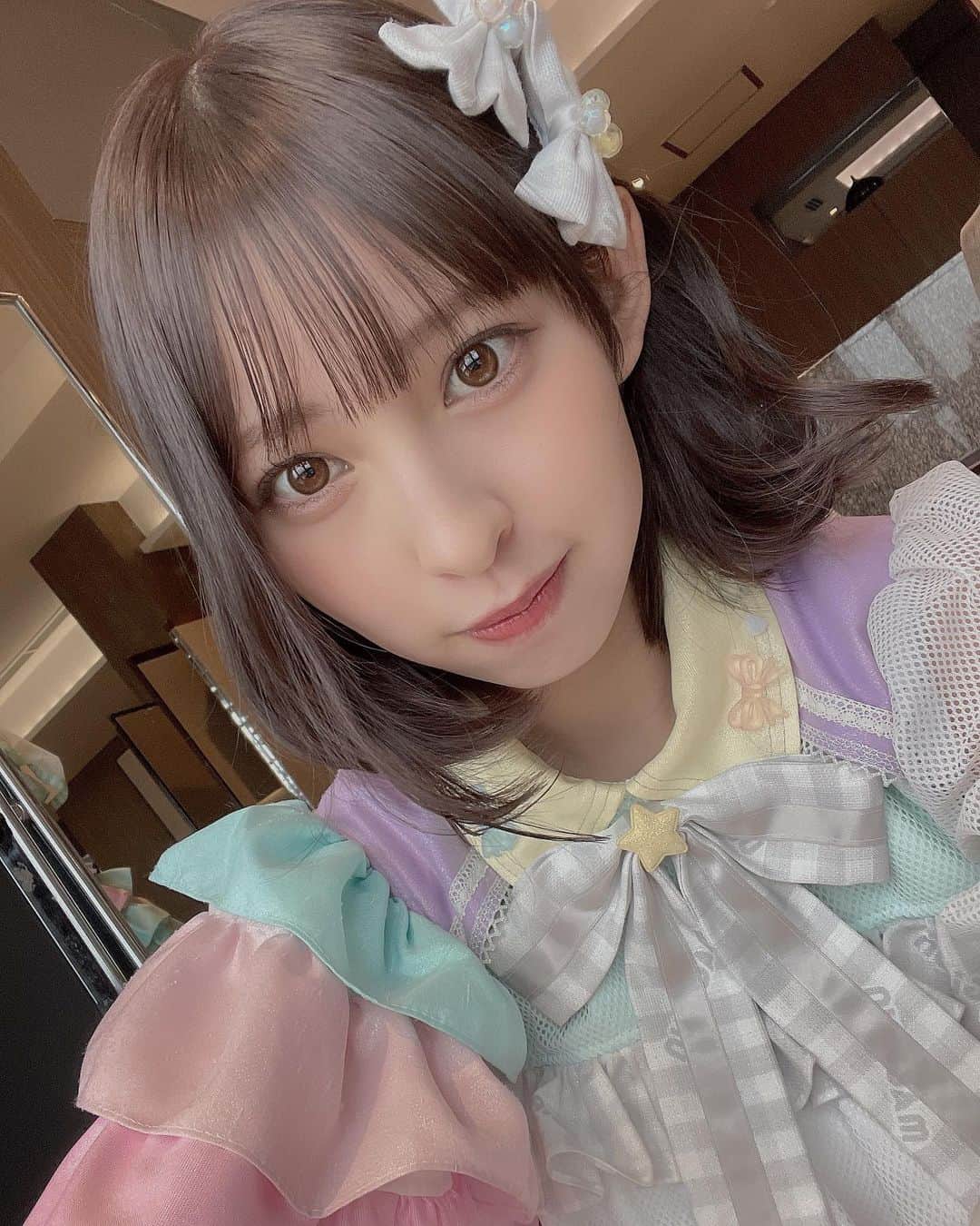 沖口優奈のインスタグラム：「ツアーファイナル前に髪の毛染めました！ かわいいアッシュ系！！  透明感増し増し！！」
