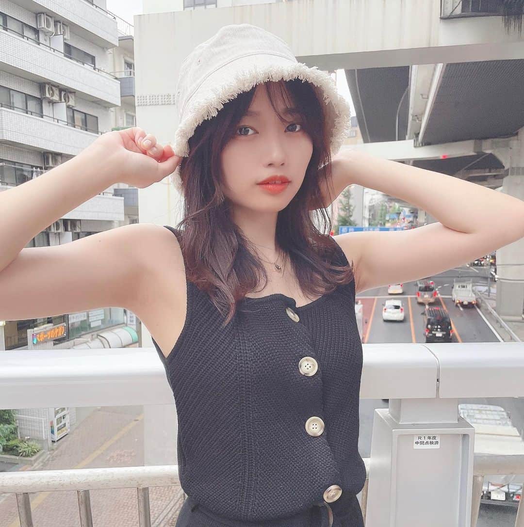 のインスタグラム：「🖤🖤🖤🖤🖤🖤  過去すぎるpic」