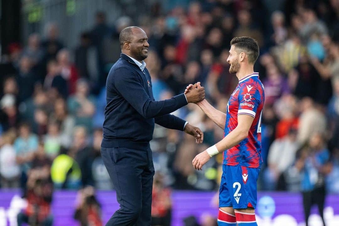 ジョエル・ワードさんのインスタグラム写真 - (ジョエル・ワードInstagram)「The perfect Birthday weekend.. A special moment walking out at Selhurst with my boy, topped off with +3 points ❤️」11月1日 18時46分 - joelward2