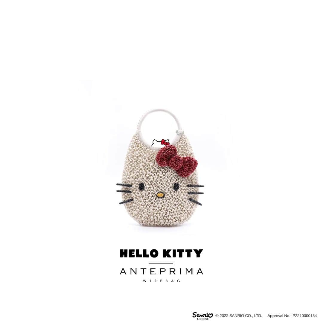 ANTEPRIMAのインスタグラム：「Now You See Me!  Playing hide-and-seek with everyone, the kittenish Hello Kitty is inviting you to join her birthday party! Are you ready to call back your childhood memory?  Shop the HELLO KITTY WIREBAG Collection now.  #ANTEPRIMA #WIREBAG #FW22 #HelloKitty #KittyLover #ハローキティ #3DBag #MiniBag #MicroBag #Crochet #CrochetBag #Craftsmenship #Craftbag #Knitting」