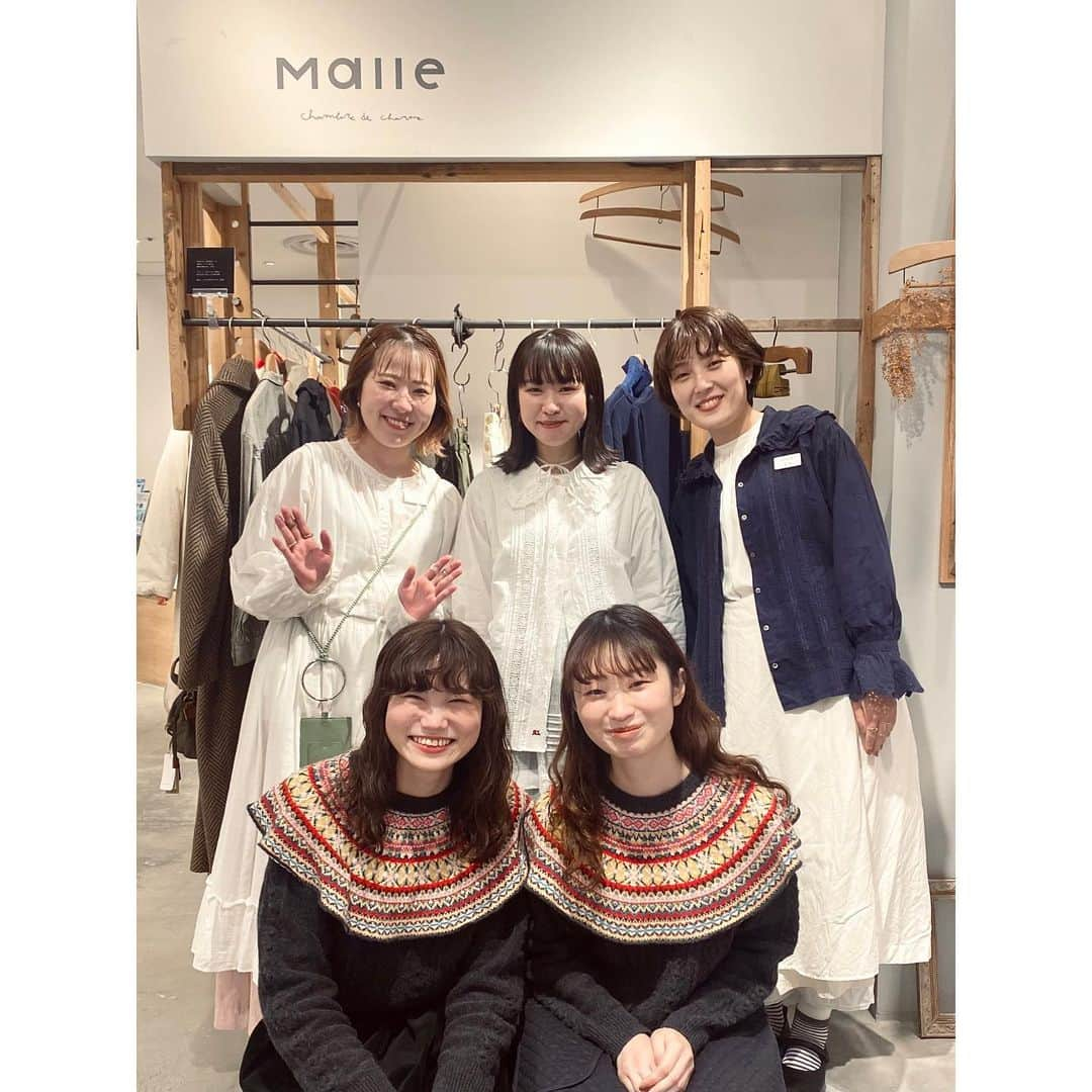 chambre de charmeのインスタグラム：「⁡ ⁡ ◯ 閉店のお知らせ ◯ ⁡ ⁡ この度、Malle chambre de charme調布パルコ店は 10/30をもちまして閉店いたしました。 ⁡ ⁡ これまでご愛顧いただいた皆様に 感謝申し上げます。 ⁡ 最後まで沢山のお客様に足を運んでいただき、 お洋服を手にとっていただき、 とても素敵な時間を過ごさせていただきました。 ⁡ お店の閉店とブランド休止と残念なお知らせが続いてしまい、スタッフも心苦しかったのですが、沢山の愛のあるお言葉に支えられ、最終日を迎えることができました。 ⁡ 最後の1ヶ月は、お客様とMalleの出会いのきっかけやお洋服を迎え入れたときの思い出など沢山お話もさせていただきました☺️ それぞれお客様ご自身の中ですごく大切に想ってくださってるお気持ちにも触れることができ、胸がいっぱいの日々でした。 ⁡ お店でのお客様との出会いはもちろん、 こちらのインスタにもコメントを寄せていただき、本当にありがとうございました。 ⁡ ⁡ 引き続き、ビュルデサボン各店舗にてお取り扱いがございます🌿 また、AMBIDEXstore、ZOZOTOWNでも商品をご覧いただけますので、ぜひご利用くださいませ◎ ⁡ ⁡ ⁡ ⁡ #mallechambredecharme  #chambredecharme  #ambidex #マルシャンブルドゥシャーム  #シャンブルドゥシャーム  #アンビデックス #調布パルコ」